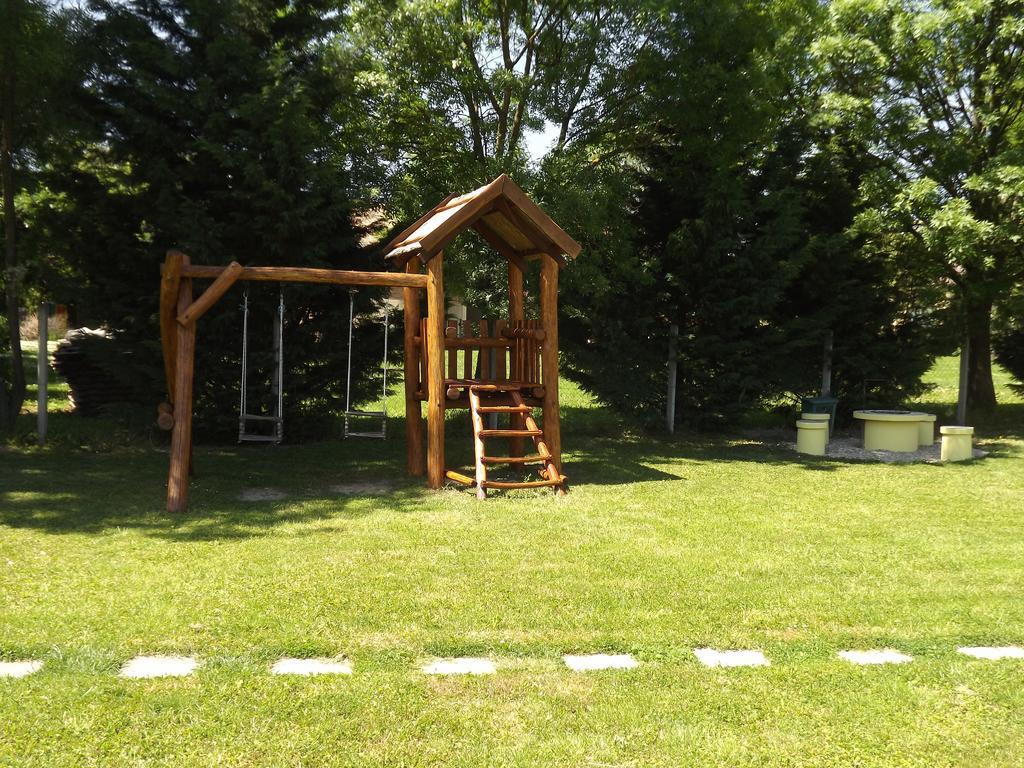 Gyulai-fürdő-apartman II. Habitación foto