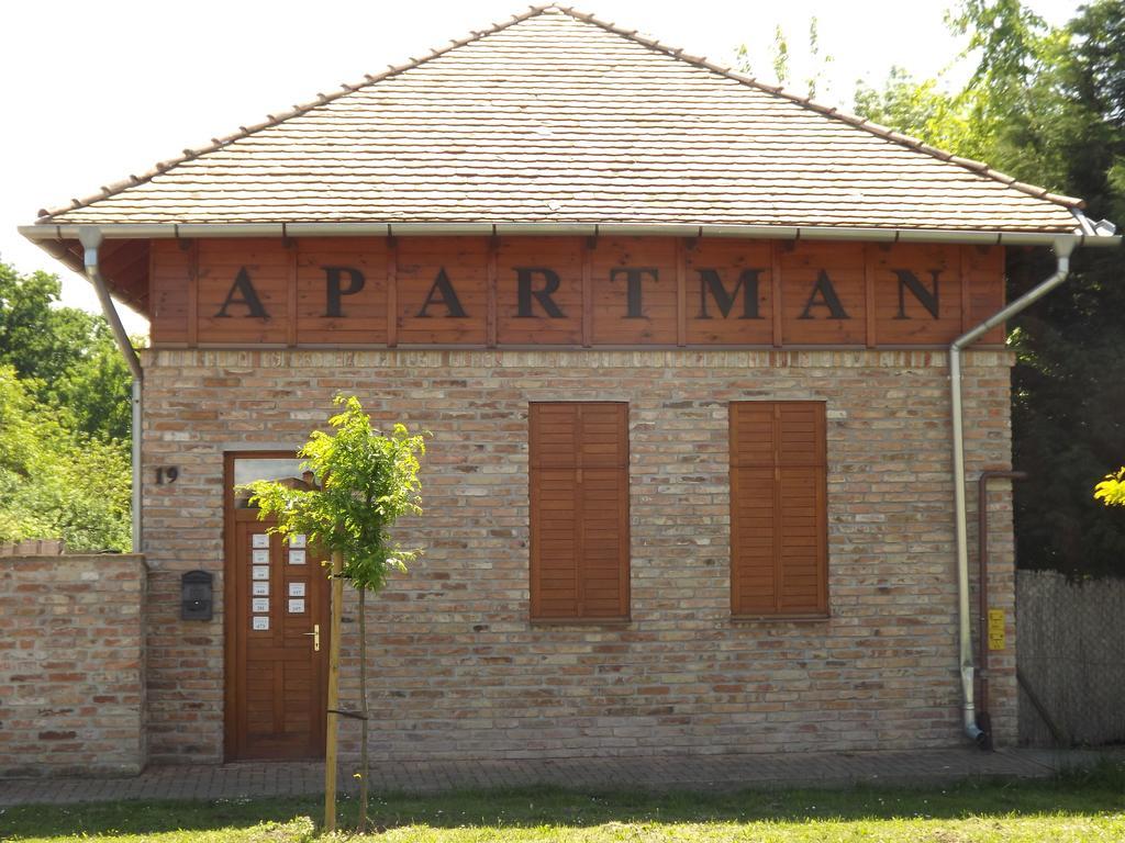 Gyulai-fürdő-apartman II. Habitación foto