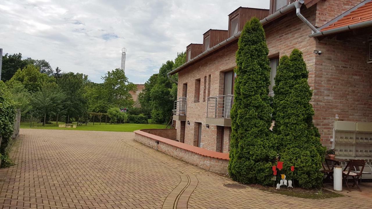Gyulai-fürdő-apartman II. Exterior foto